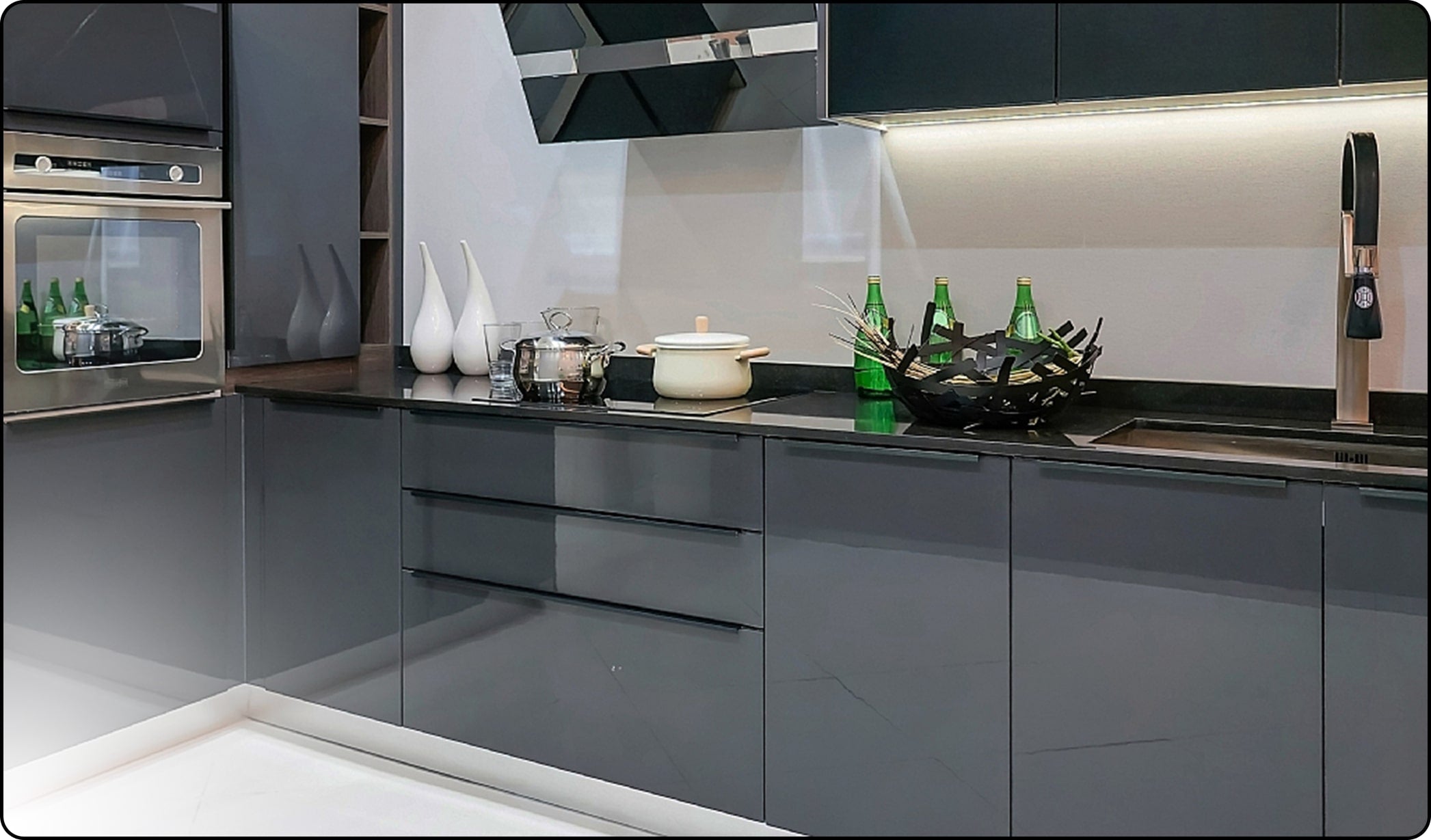 Quartz Countertops by Pannello Home Interiors